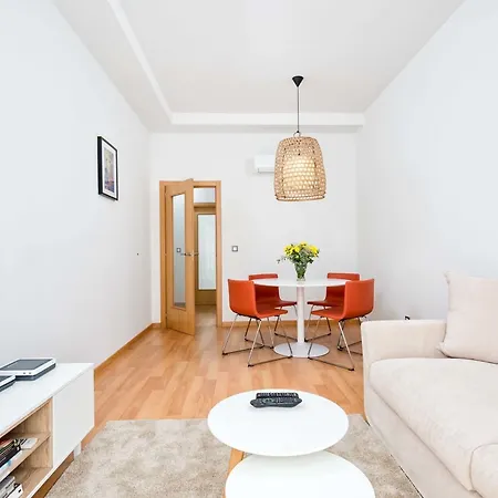 Lupa Apartment
